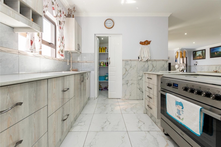 4 Bedroom Property for Sale in Country Club Western Cape